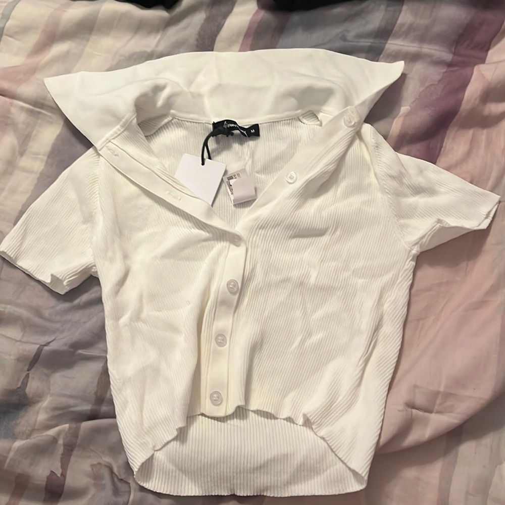 white collard button up short-sleeves crop top; brand: twenty5a, size medium